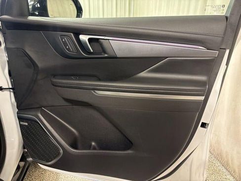 Used 2025 Buick Enclave Sport Touring image 20