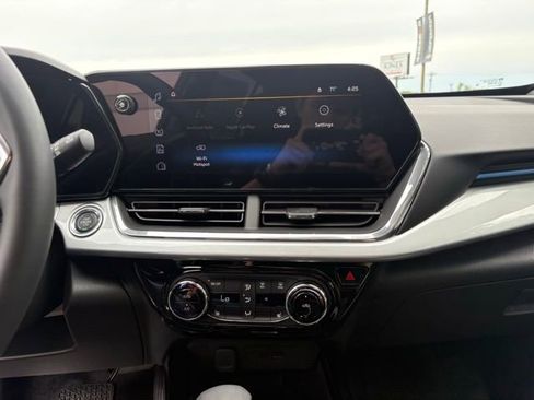 New 2026 Chevrolet Trax LT w/ Sunroof Package FWD image 18