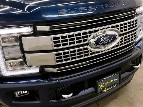 Used 2019 Ford F250 Platinum w/ Platinum Ultimate Package image 33