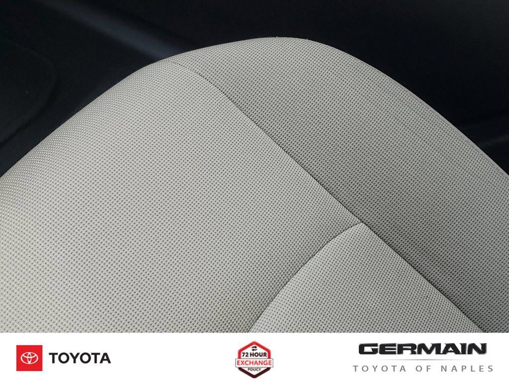Used 2022 Toyota Corolla LE FWD image 29
