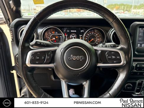 Used 2020 Jeep Wrangler Unlimited Sahara image 24
