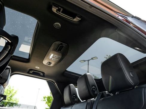 New 2026 Land Rover Discovery Limited Edition AWD/4WD image 52