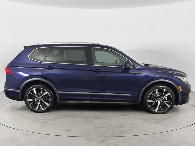 Used 2023 Volkswagen Tiguan SEL R-Line AWD/4WD image 4