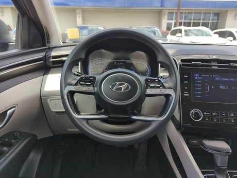 Used 2022 Hyundai Tucson SEL FWD image 16