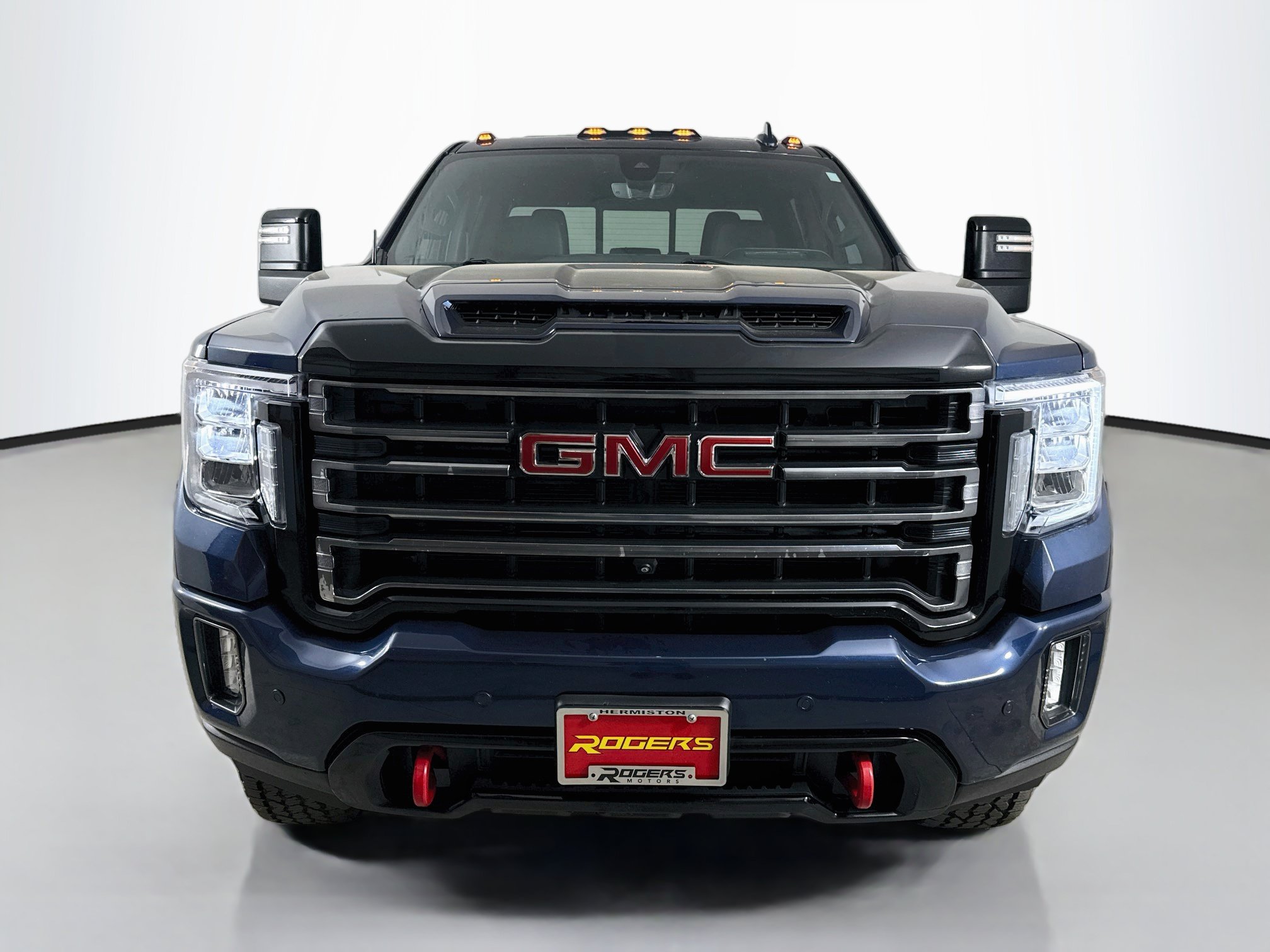 Used 2021 GMC Sierra 2500 AT4 w/ AT4 Premium Plus Package AWD/4WD image 2