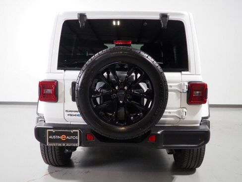Used 2025 Jeep Wrangler Sahara 4xe w/ Safety Group AWD/4WD image 51