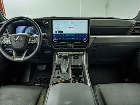 Used 2024 Lexus GX 550 w/ Accessory Package (Z1) AWD/4WD image 30