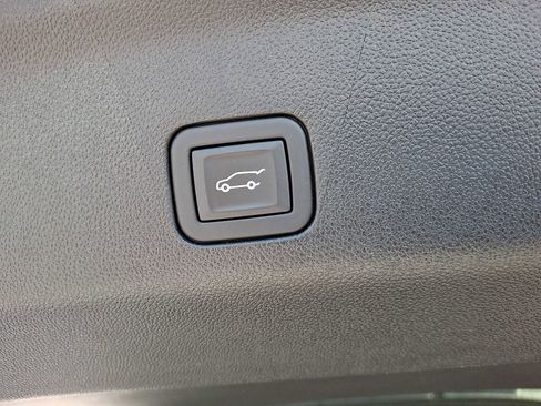 Used 2024 Cadillac Escalade Sport w/ LPO, ONYX Package image 31