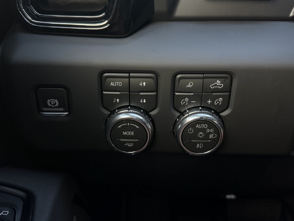 New 2026 GMC Sierra 1500 AT4 w/ AT4 Premium Package AWD/4WD image 19