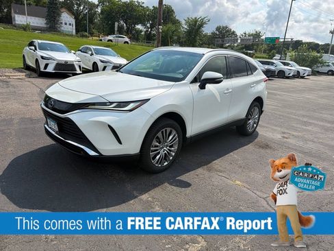 Used 2022 Toyota Venza XLE AWD/4WD image 2