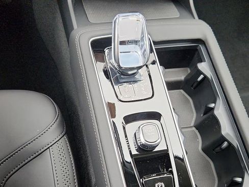 New 2025 Volvo XC90 B5 Plus w/ Protection Package Premier image 23