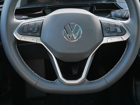 New 2026 Volkswagen Atlas Cross Sport SE image 9