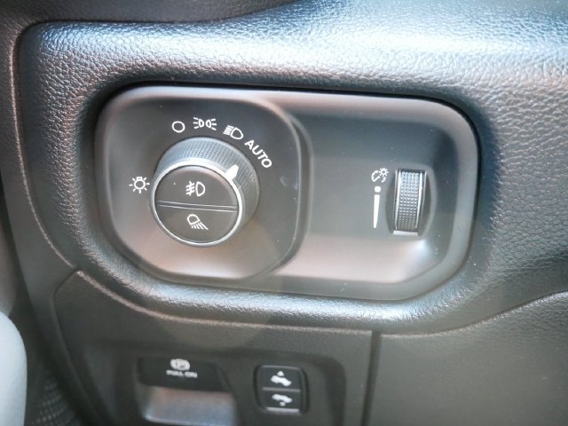 Used 2021 RAM 1500 Big Horn AWD/4WD image 25