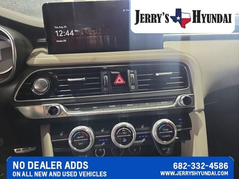 Used 2023 Genesis G70 3.3T w/ Sport Prestige Package RWD image 13