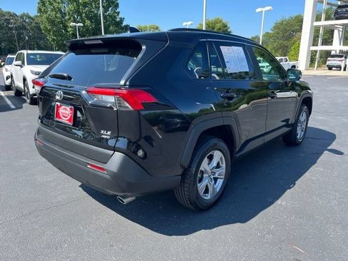 Used 2025 Toyota RAV4 XLE AWD/4WD image 7
