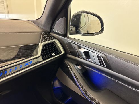 Used 2024 BMW X7 xDrive40i w/ M Sport Package image 27