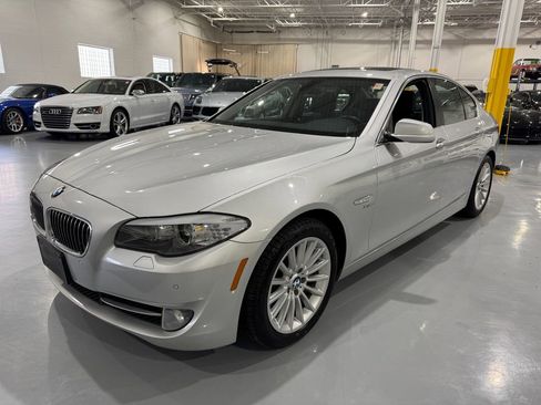 Used 2011 BMW 535i xDrive Sedan image 3