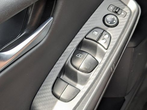 Used 2025 Nissan Sentra SV FWD image 21