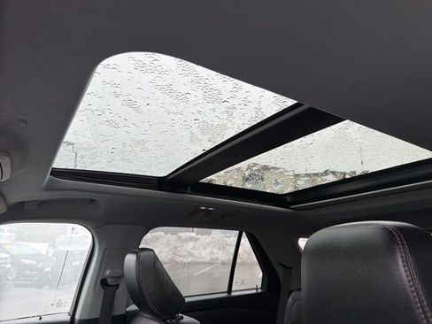 Used 2020 Ford Explorer XLT w/ Equipment Group 202A image 19