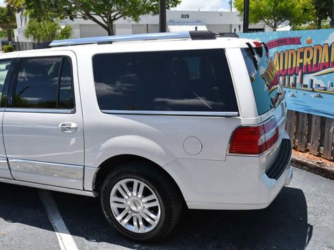 Used 2014 Lincoln Navigator L 2WD image 9