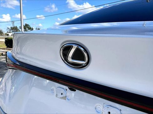 Used 2025 Lexus IS 300 w/ Premium Package RWD image 31