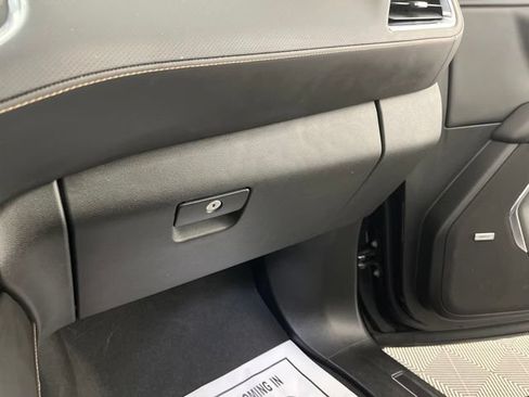 Used 2024 GMC Yukon XL AT4 w/ Technology Package AWD/4WD image 39
