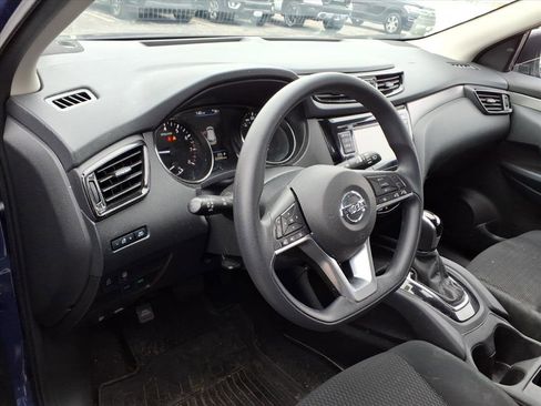 Used 2022 Nissan Rogue Sport S image 9