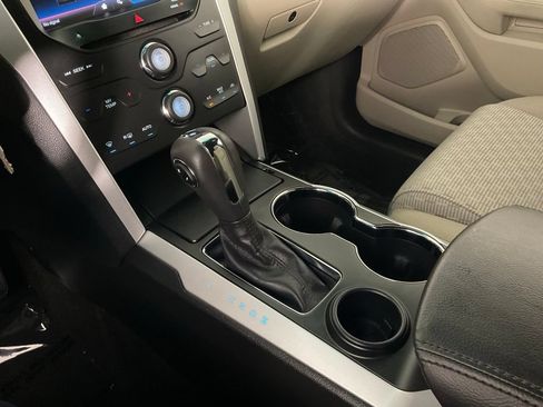 Used 2015 Ford Explorer XLT w/ Equipment Group 201A FWD image 19