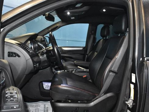 Used 2017 Dodge Grand Caravan GT FWD image 6