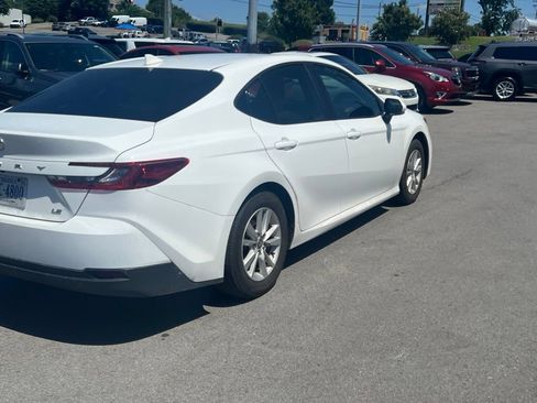 Used 2025 Toyota Camry LE FWD image 5