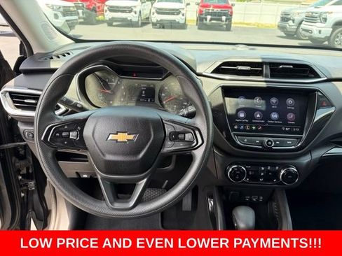 Used 2021 Chevrolet TrailBlazer LT w/ Convenience Package FWD image 17