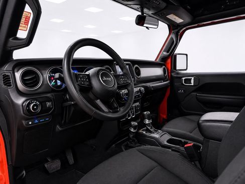 Used 2023 Jeep Wrangler Unlimited w/ Cold Weather Group AWD/4WD image 21