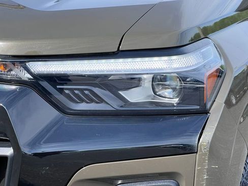 Used 2023 Chevrolet Colorado Z71 w/ Z71 Convenience Package 2 AWD/4WD image 35