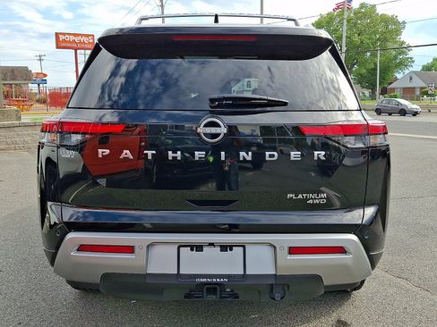 Used 2025 Nissan Pathfinder Platinum AWD/4WD image 6