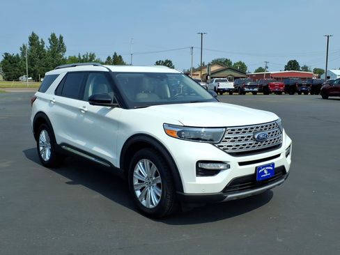 Used 2023 Ford Explorer Limited w/ Equipment Group 301A AWD/4WD image 8