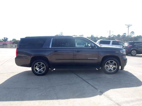 Used 2016 Chevrolet Suburban LT RWD image 5