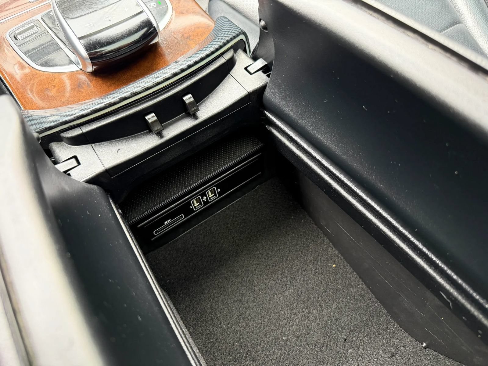 Used 2015 Mercedes-Benz C 300 4MATIC Sedan image 20