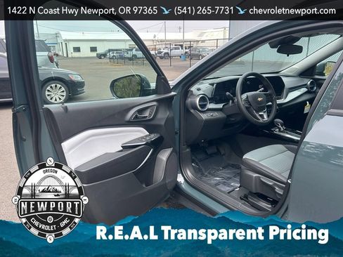 New 2026 Chevrolet Trax LT w/ LT Convenience Package FWD image 10