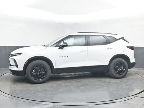 New 2026 Chevrolet Blazer LT w/ Convenience Package AWD/4WD image 11