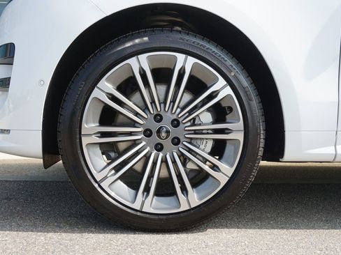 New 2025 Land Rover Range Rover Sport Dynamic SE image 34