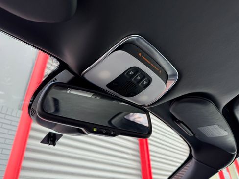 Used 2018 McLaren 720S RWD image 37