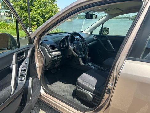 Used 2015 Subaru Forester 2.5i w/ Alloy Wheel Package AWD/4WD image 8