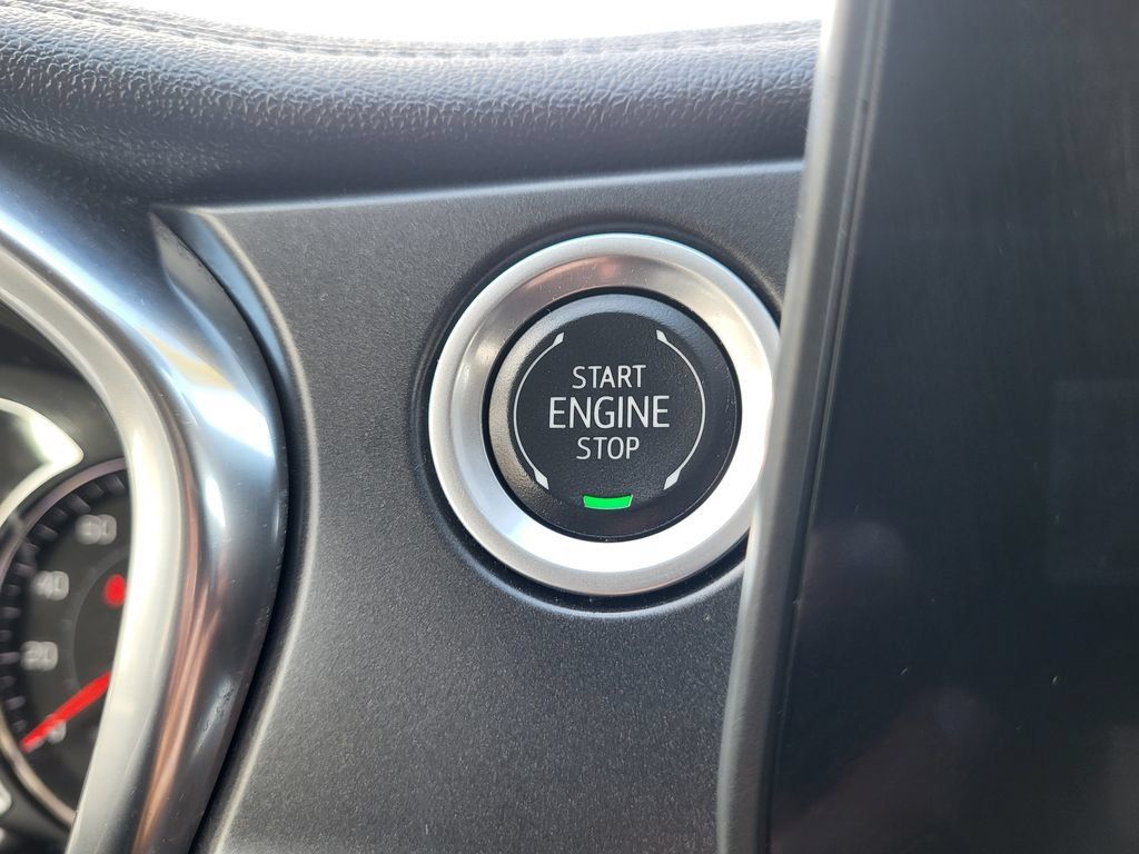 Used 2025 Chevrolet Blazer LT FWD image 17