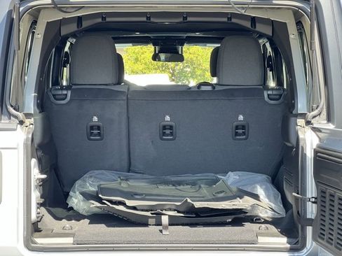 Used 2024 Jeep Wrangler Sport S image 15