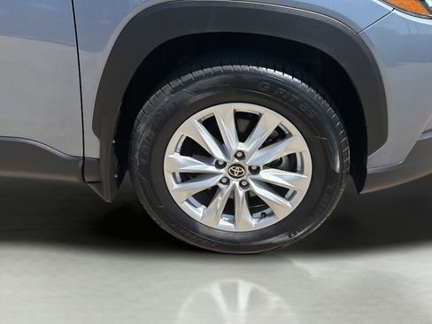 Used 2024 Toyota Corolla Cross LE FWD image 27