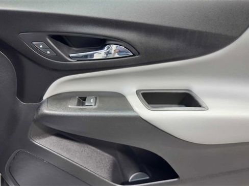 Used 2020 Chevrolet Equinox LS image 14
