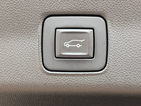 Used 2024 Chevrolet TrailBlazer RS w/ Convenience Package FWD image 36