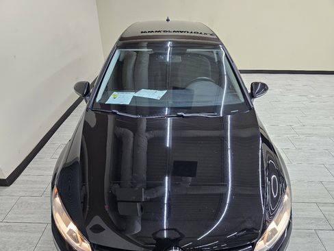 Used 2016 Volkswagen Golf S image 4