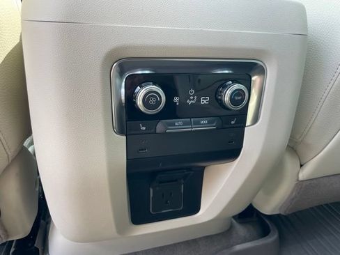 Used 2026 GMC Yukon XL Denali w/ Sun & Power Step Package AWD/4WD image 28