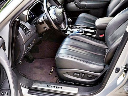 Used 2017 INFINITI QX70 2WD w/ Premium Package image 13